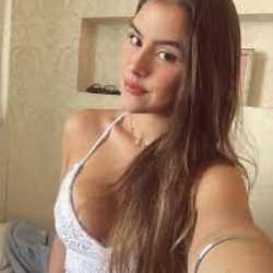 Ankara Sınırsız Escort Mine Mini Etekle Görüşüyor